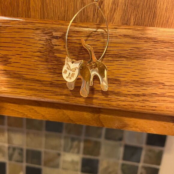 Laser Cut Gold Tone Full Body Cat Earrings Vintage Dat Butt So Cute! - Picture 5 of 12
